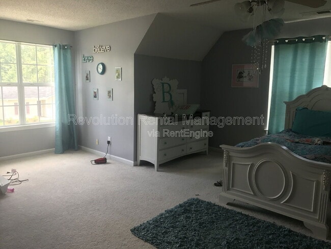 Building Photo - 313 Morning Star Dr