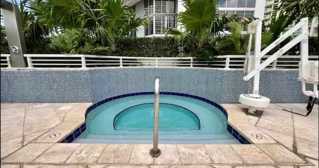 Building Photo - 1395 Brickell Ave