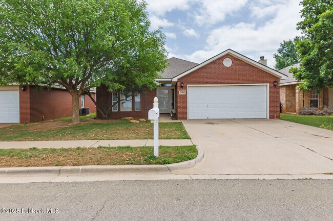 Primary Photo - 536 N Kirby Ave