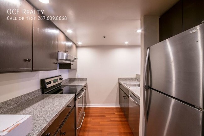 Building Photo - 301 Race St