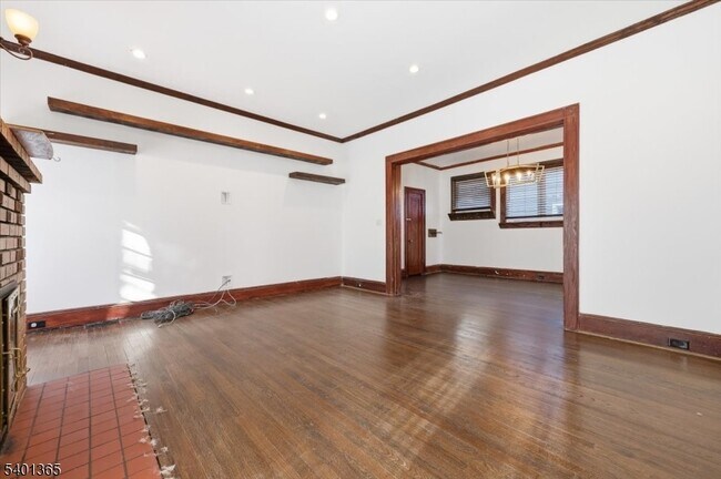 Building Photo - 274 Crawford Terrace