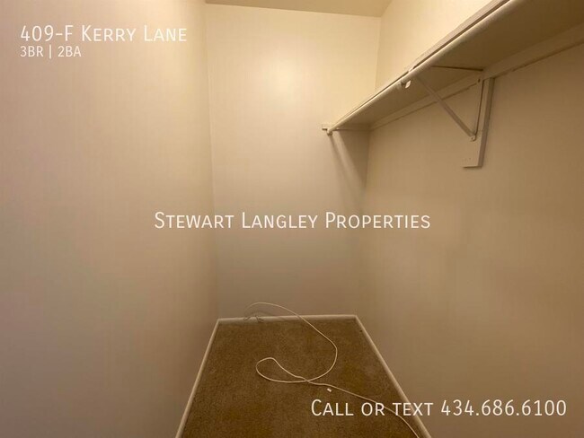 Building Photo - 409 Kerry Ln