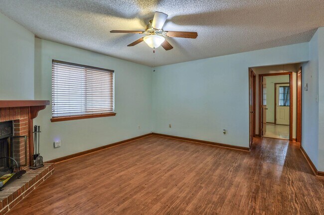 Building Photo - 1609 Willow Bend Way