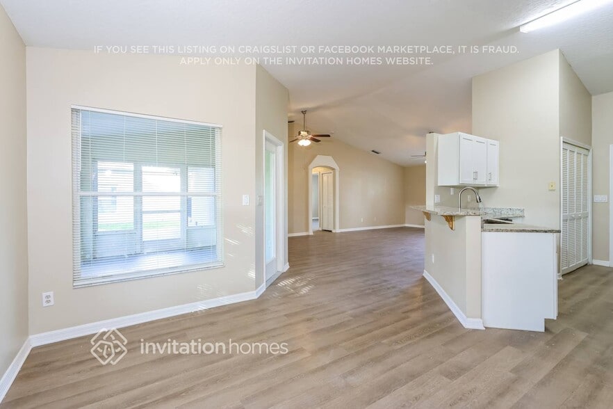 Building Photo - 624 Sheridan Woods Dr