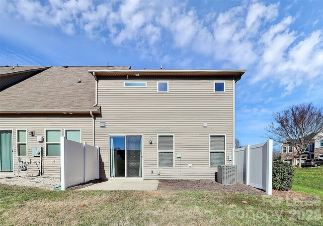 Building Photo - 5688 Garrow Glen Rd