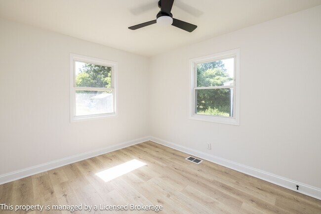 Building Photo - 409 Eastover Ave