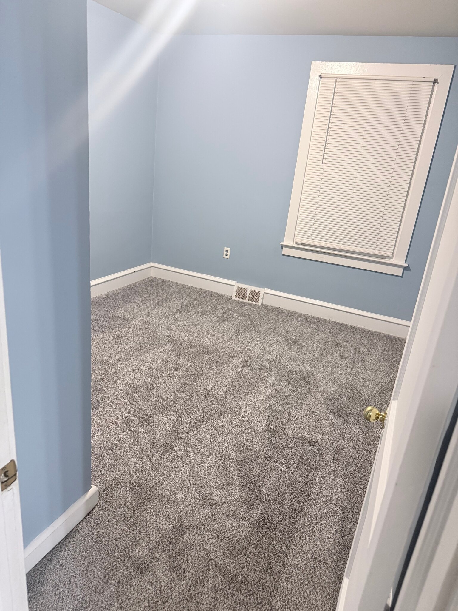 Front bedroom - 614 Sampson Ave