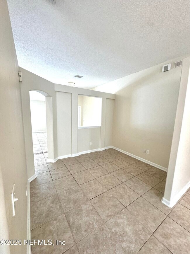 Building Photo - 12850 Chets Creek Dr N