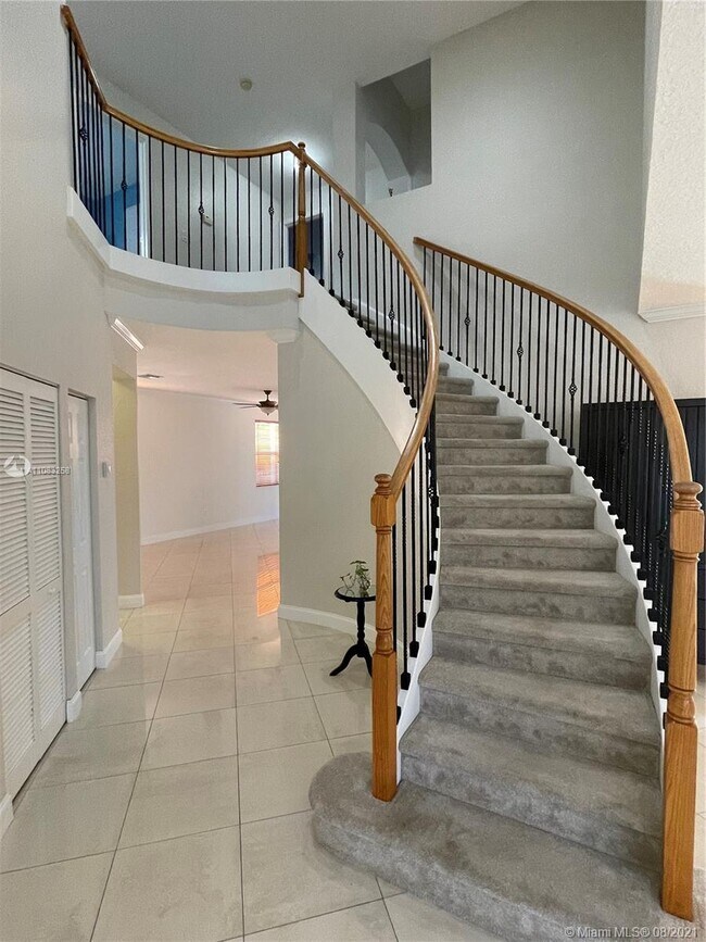 Building Photo - 16331 SW 49th Ct