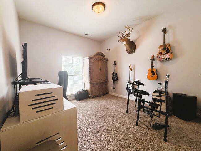 Building Photo - 8123 Autumn Dr
