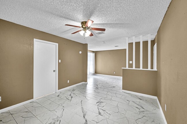 Building Photo - 12223 Woodcliff Dr