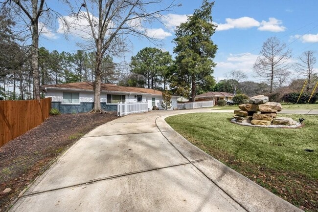 Building Photo - 414 Charles Pl