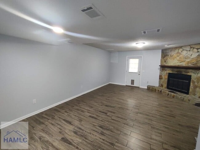 Building Photo - 601 Tupelo Trail