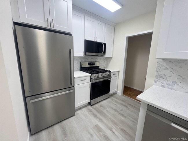 Building Photo - 30 Lake St