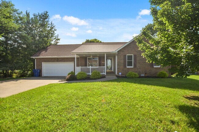 Primary Photo - Pet Friendly Three Bedroom with Bonus!
