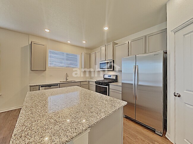 Building Photo - 2731 Spencebrook