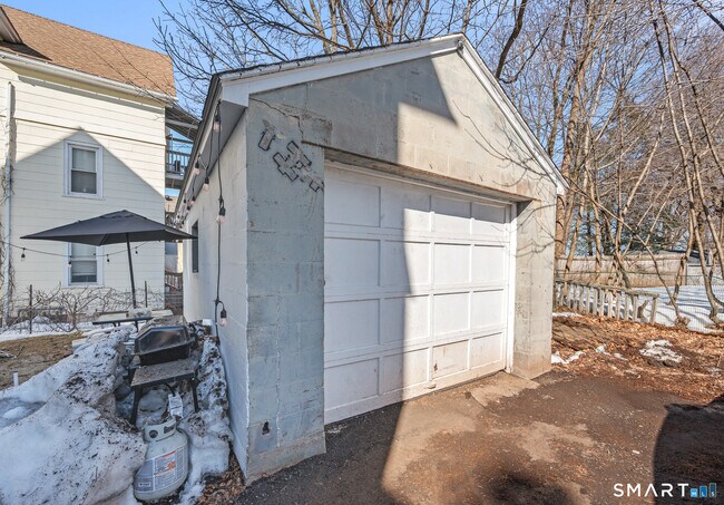 Building Photo - 811 East St