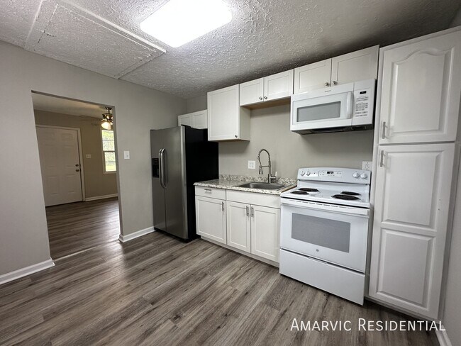 Building Photo - 833 Amye St