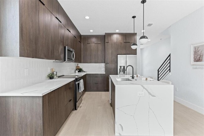 Building Photo - 2512 W Chestnut St