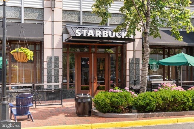 Building Photo - 2136 Glacier Rd