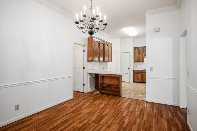 Building Photo - 378 Hermitage Ave