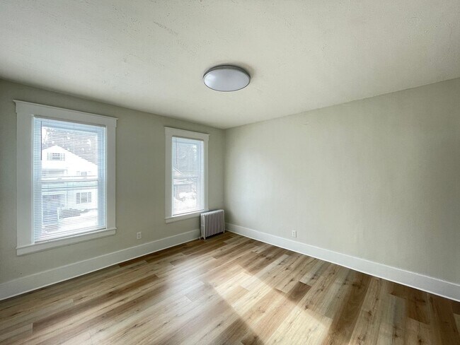 Building Photo - 71 6th St