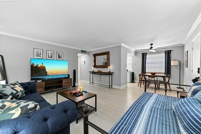 Building Photo - 279 Normandy Ln