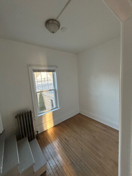 Building Photo - 2379 S Howell Ave