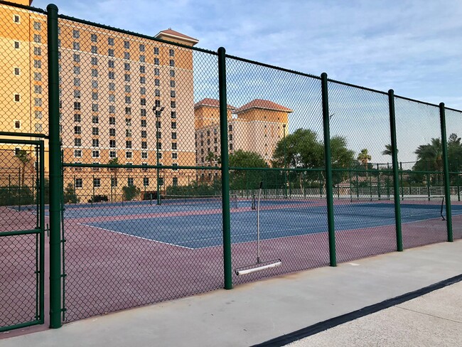 Tennis court - 205 E Harmon Ave