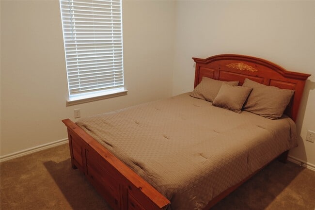 Building Photo - 15173 Canyon Rapids Rd