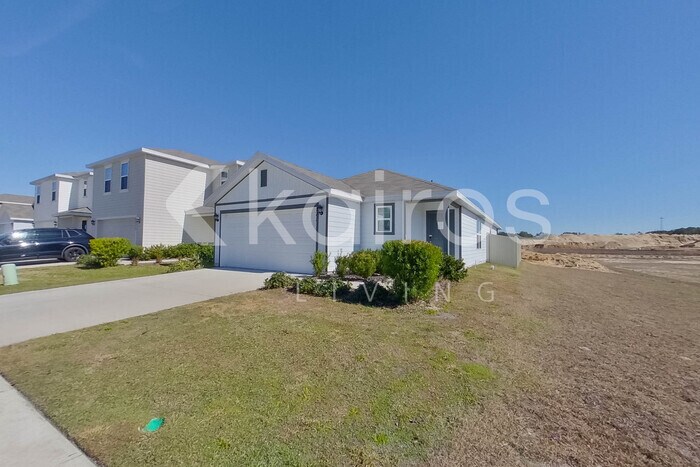 Building Photo - 8681 SW 43rd Ter