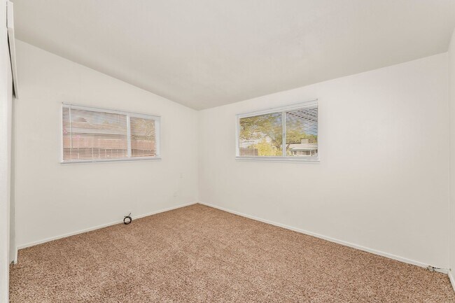 Building Photo - 6429 Stoneman Dr