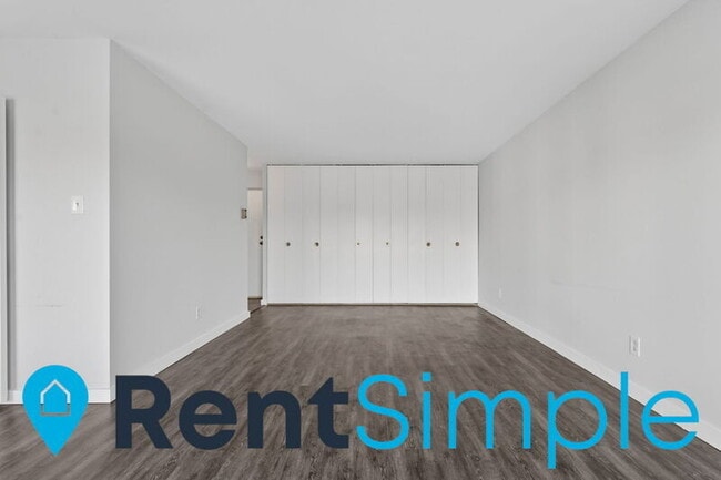 Building Photo - 6001 Arlington Blvd