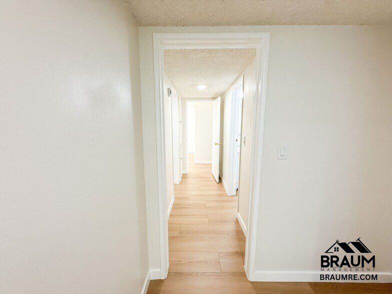 Building Photo - 5252 Hermitage Ave