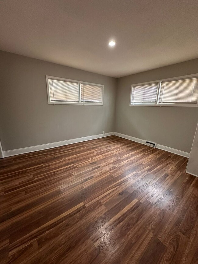 Building Photo - 4 bedrooms 1 Full bathroom. The house is very spacious living room, dining room and full kitchen ...