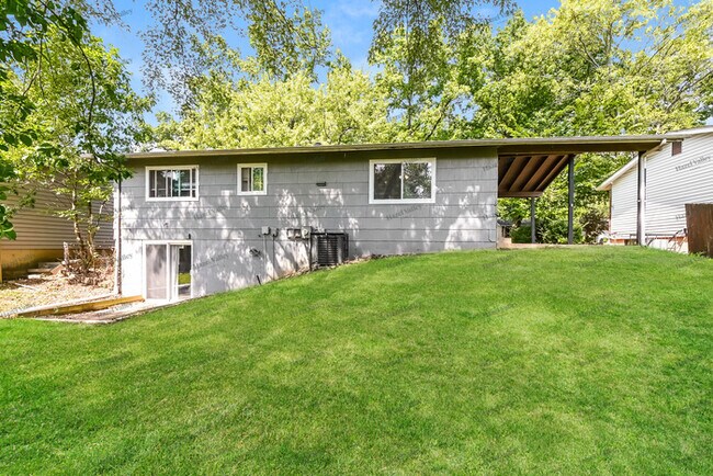 Building Photo - 11928 San Andres Dr