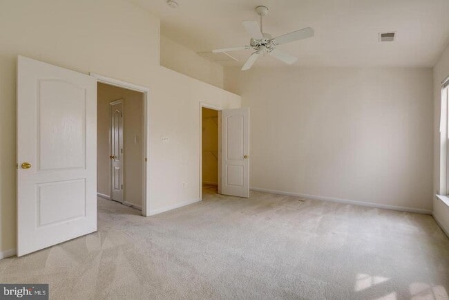Building Photo - 13129 Park Crescent Cir