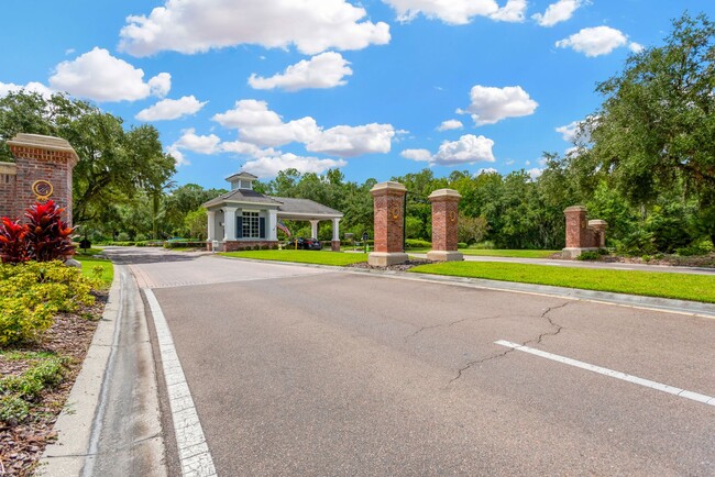 Building Photo - Grand Hampton Townhouse