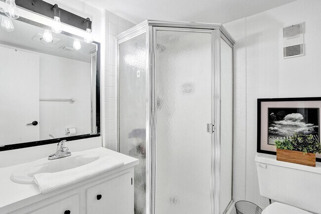 Building Photo - 9460 Tangerine Pl