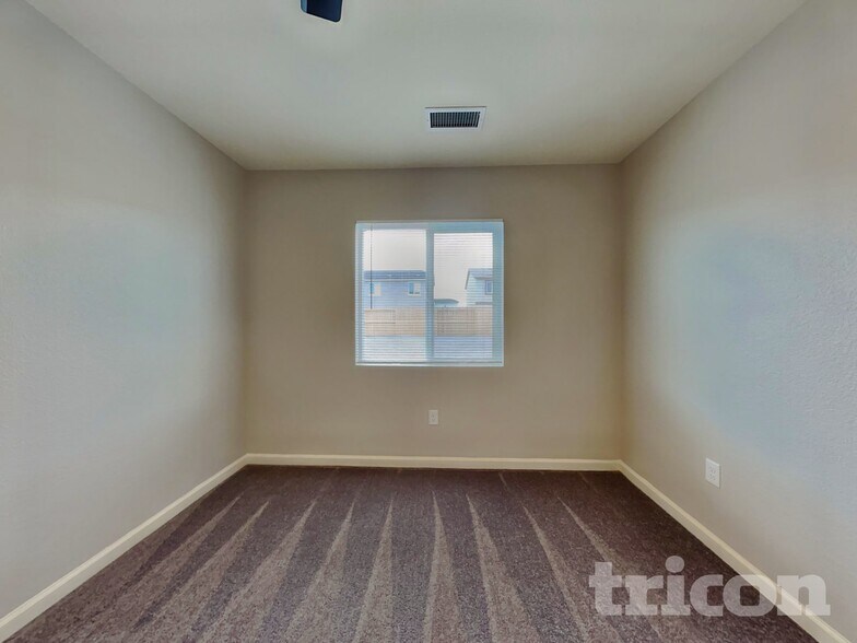 Building Photo - 8950 Elk Ravine Dr