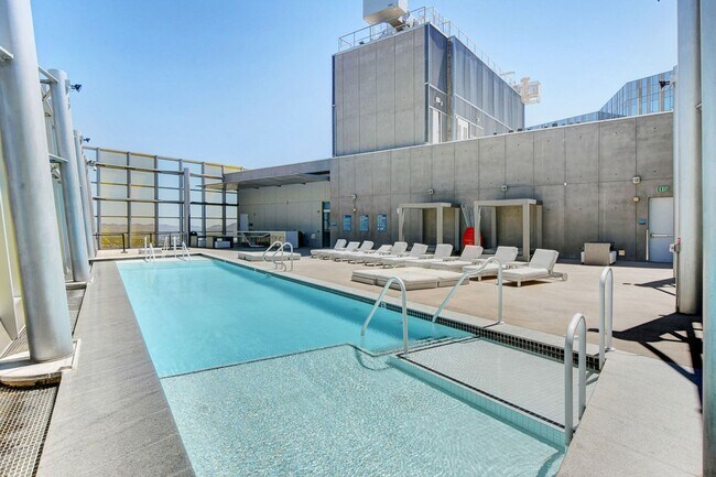 Building Photo - Stunning Strip Views from this Fully Furnished Studio Residence.