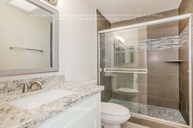 Building Photo - 2461 E Manhatton Dr