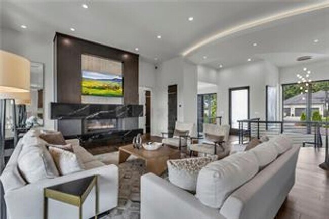 Building Photo - {5842} Luxury Rental in Forrest Ridge Esta...