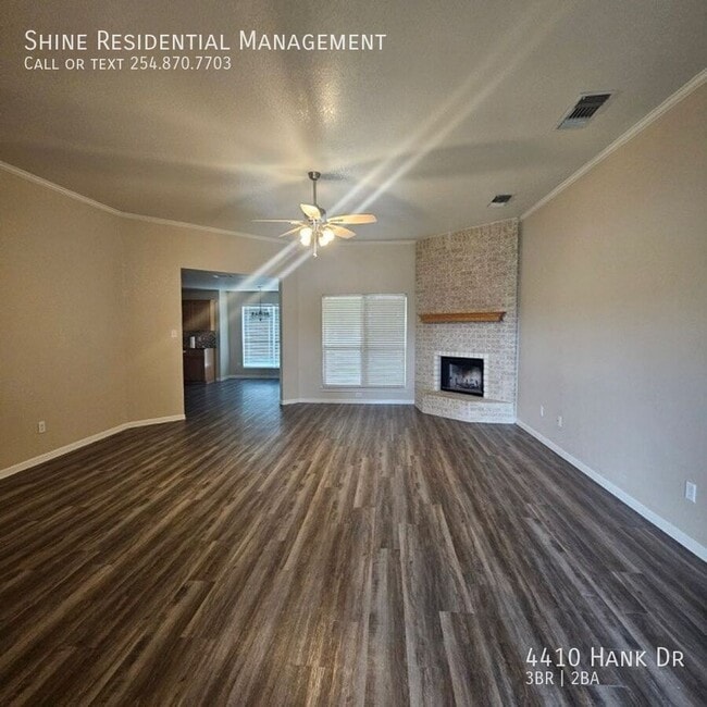 Building Photo - 4410 Hank Dr