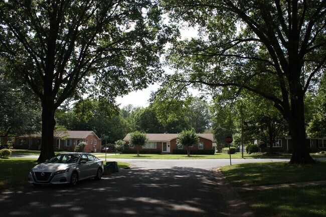Building Photo - Charming 3BR House in Charlotte