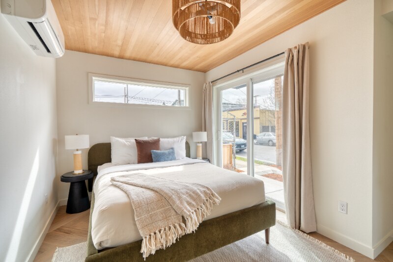 Building Photo - 5022-5022 NE 26th Ave