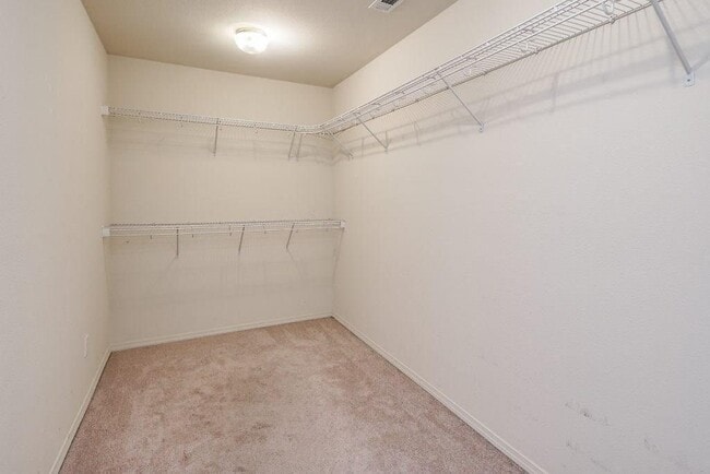 Building Photo - 4407 SW Limestone Ave