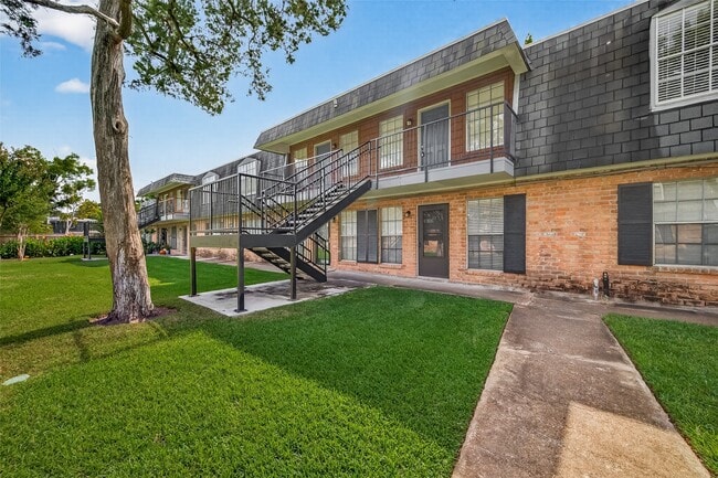 Building Photo - 9017 Gaylord Dr