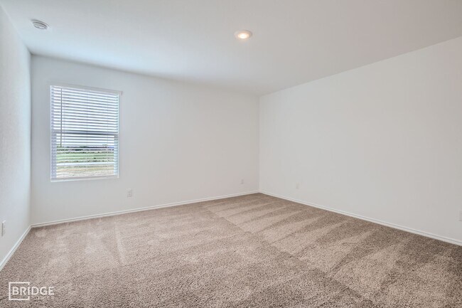 Building Photo - 2408 Lake Hls
