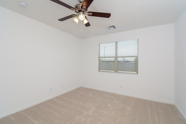 Building Photo - 19901 W Badgett Ln